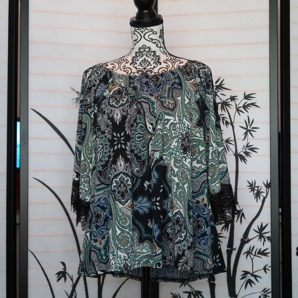 Vall Lace Bell Sleeve Tunic - Picture 1 of 3